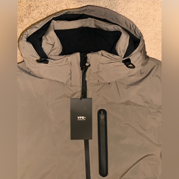 Abercrombie & Fitch Men’s Puffer YPB Jacket - Picture 4 of 16